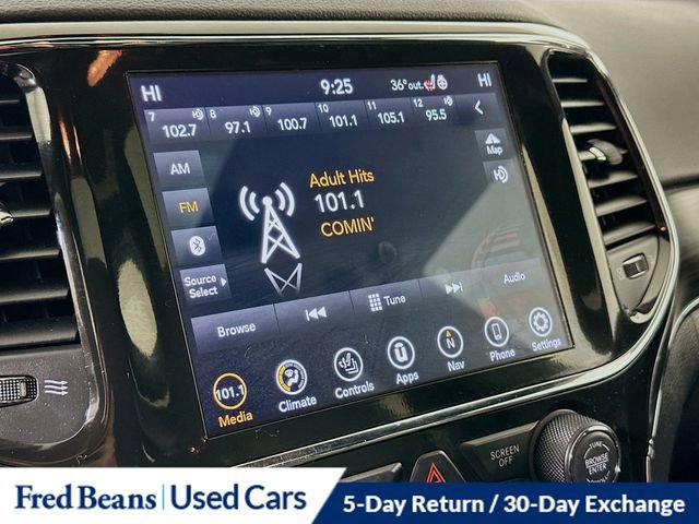 Used 2021 Jeep Grand Cherokee Limited image 17