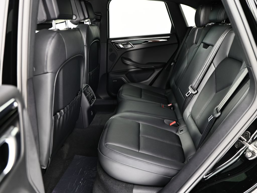 New 2026 Porsche Macan AWD/4WD image 28
