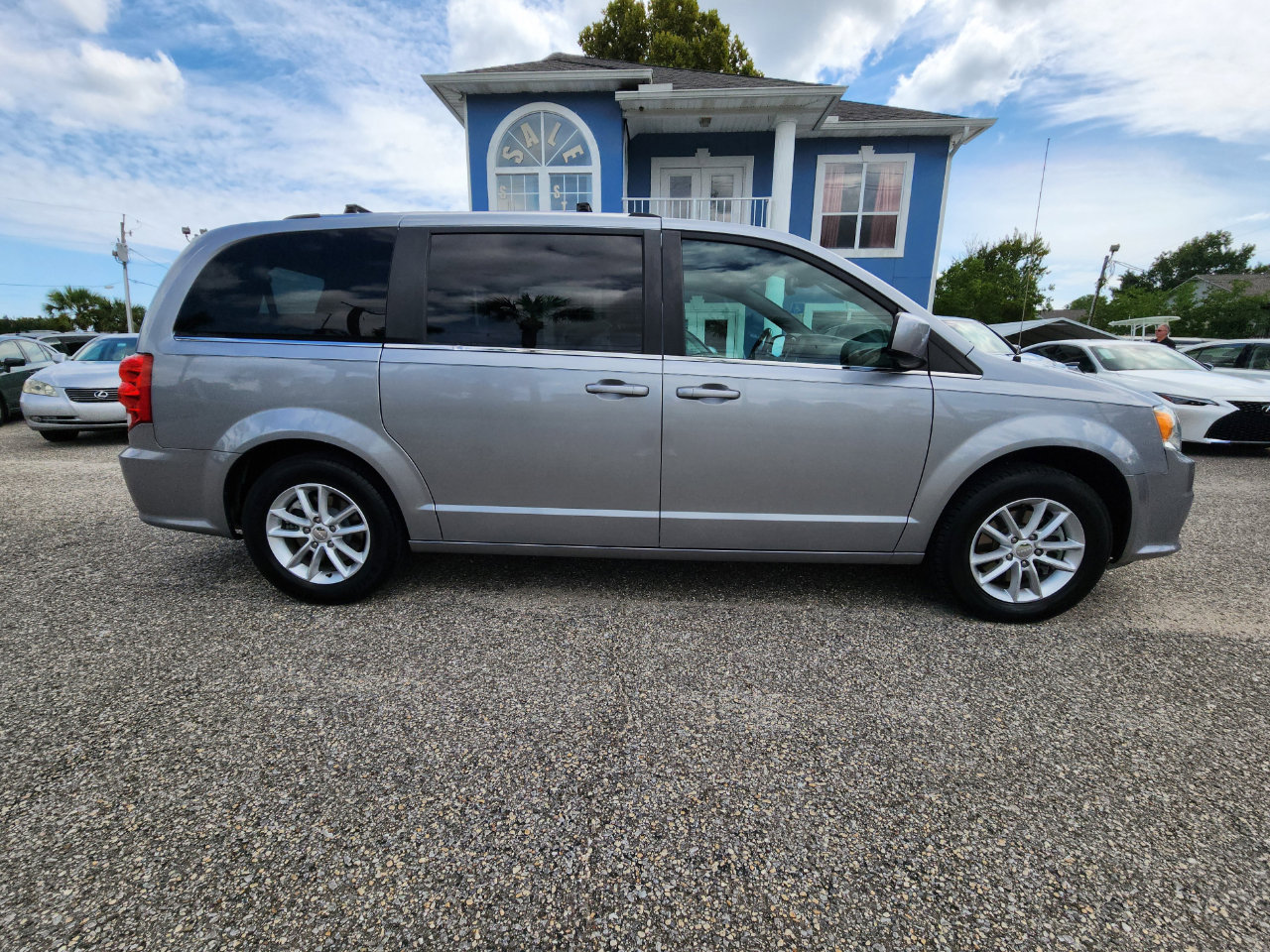 Used 2019 Dodge Grand Caravan SXT image 6