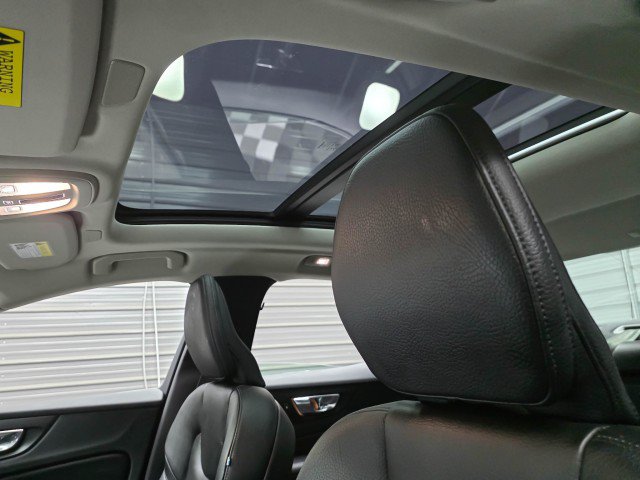 Used 2023 Volvo S60 T8 Plus AWD/4WD image 19