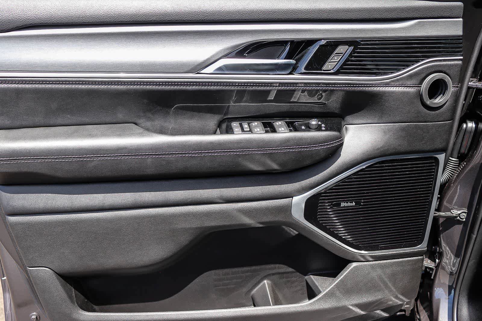 New 2026 Jeep Grand Wagoneer Limited AWD/4WD image 23