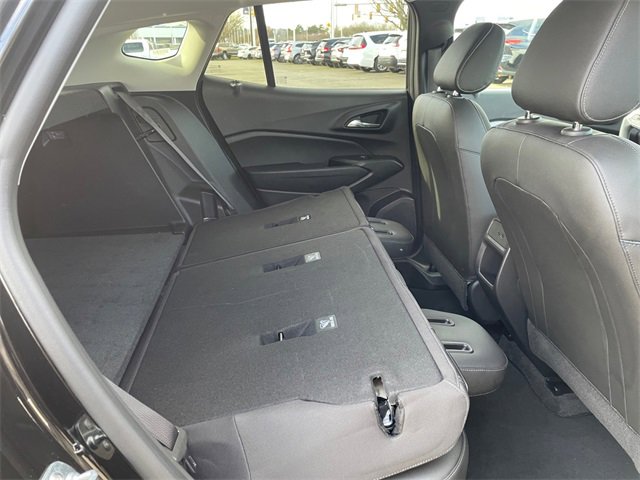 Used 2025 Chevrolet Trax LT w/ LT Convenience Package image 39