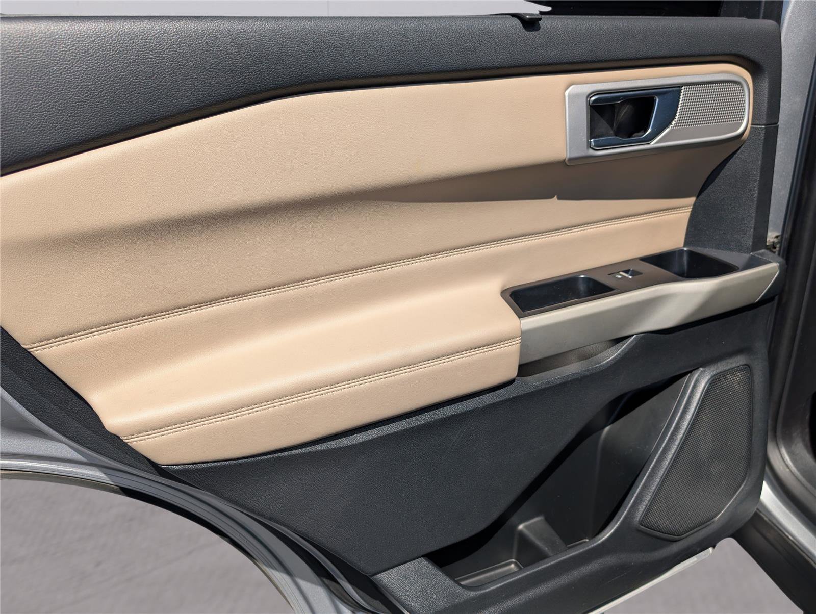 Used 2021 Ford Explorer Limited w/ Equipment Group 301A image 32