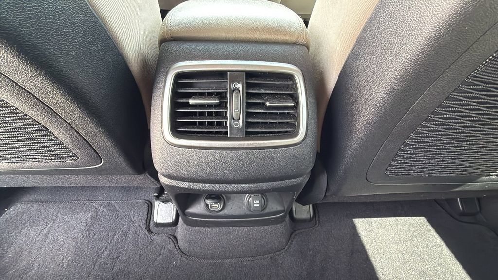 Used 2018 Kia Sorento FWD image 27