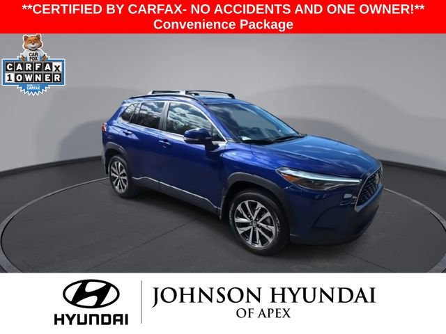 Used 2024 Toyota Corolla Cross XLE w/ Convenience Package image 2