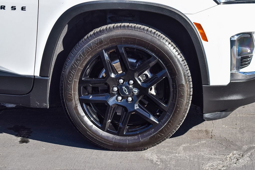 Used 2022 Chevrolet Traverse LT image 11