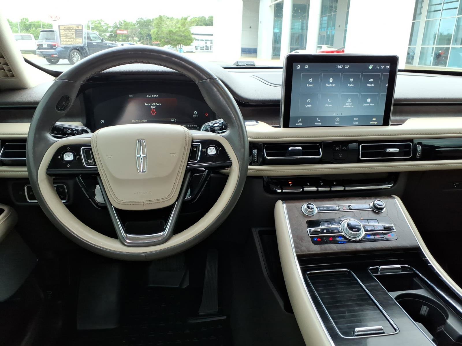 Used 2022 Lincoln Aviator Reserve w/ Equipment Group 201A AWD/4WD image 12