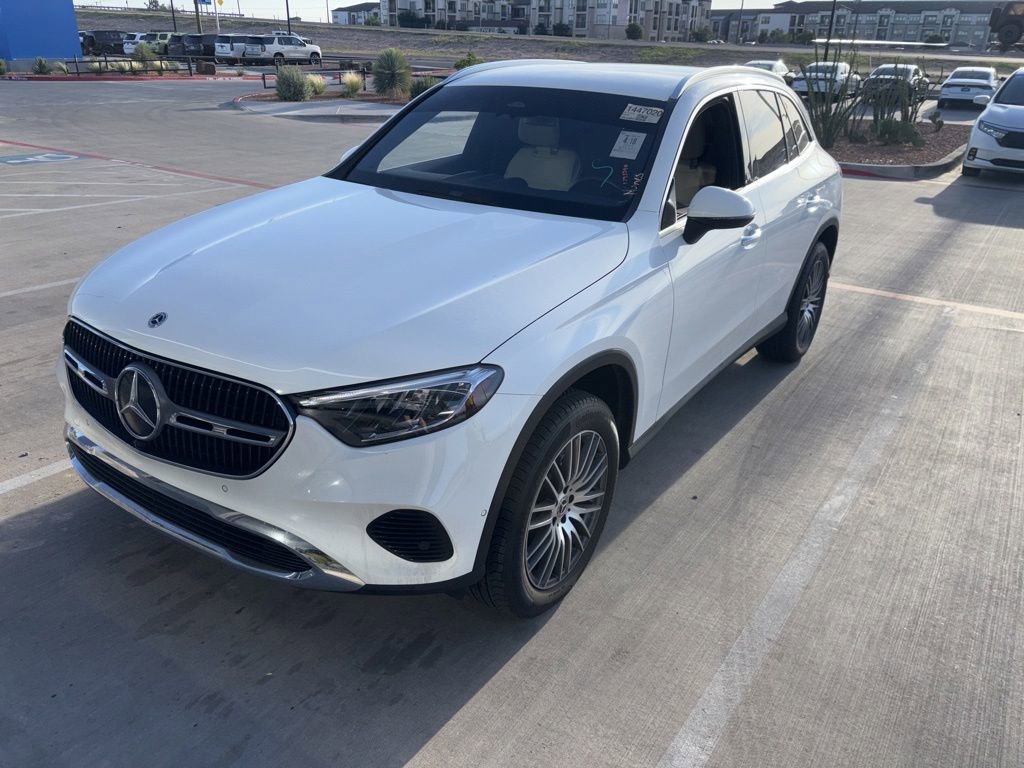 Used 2024 Mercedes-Benz GLC 300 image 1