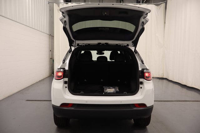 New 2026 Jeep Compass Limited image 17