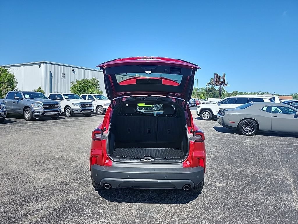 Used 2025 Ford Escape ST-Line w/ Tech Pack #1 FWD image 27