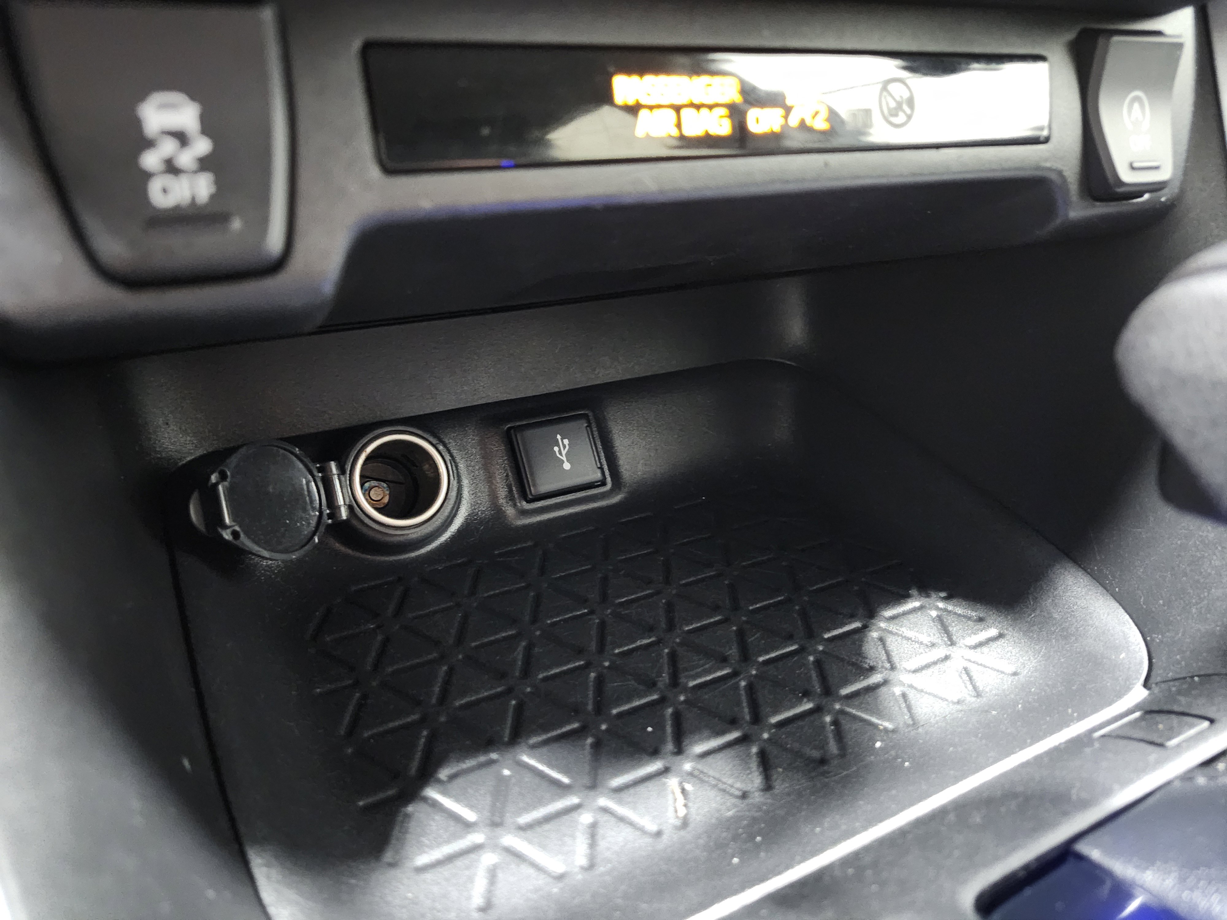 Used 2021 Toyota RAV4 XLE image 8