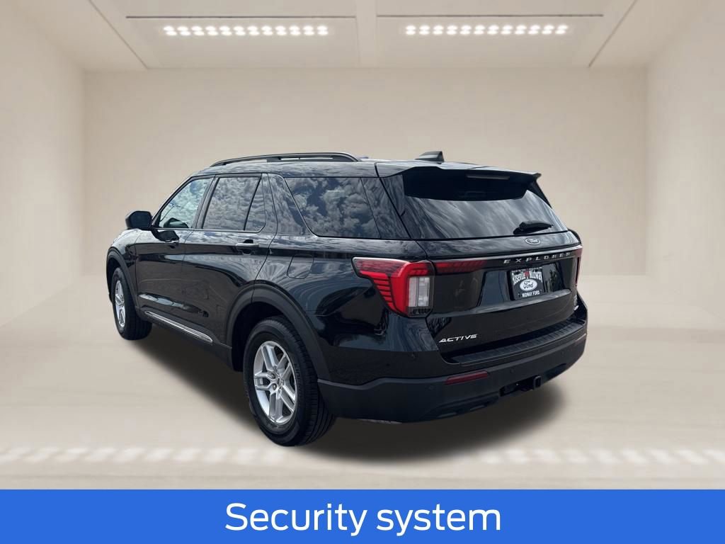 Used 2025 Ford Explorer Active AWD/4WD image 5