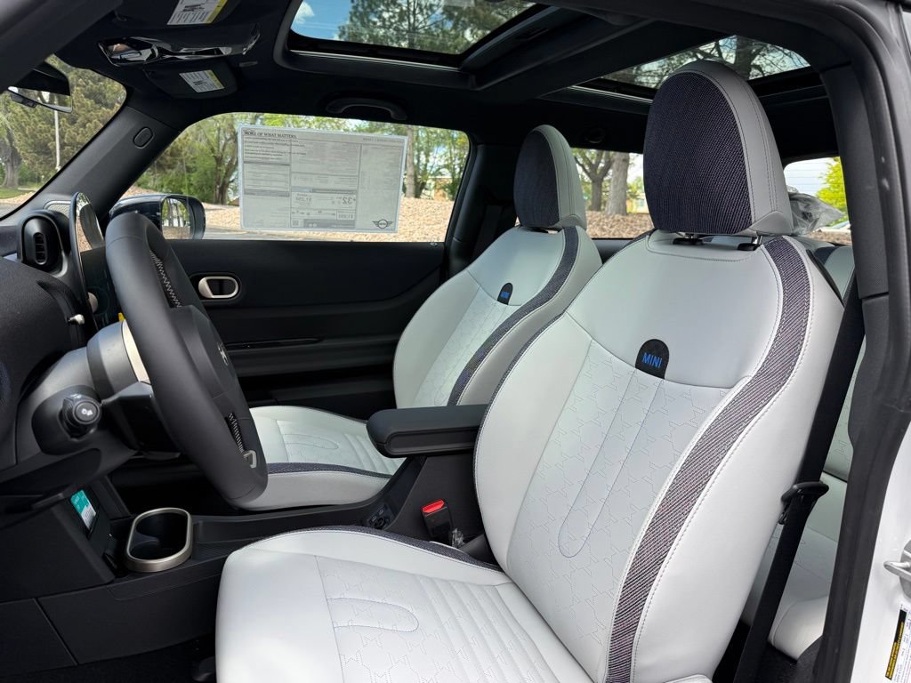 New 2026 MINI Cooper 2-Door Hardtop FWD image 16