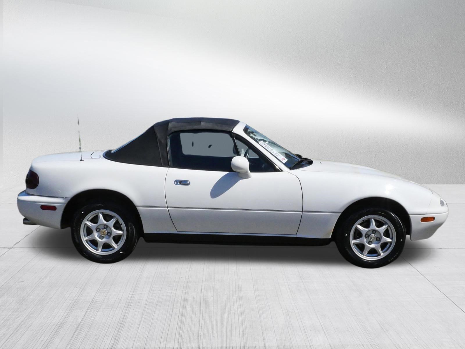 Used 1997 MAZDA MX-5 Miata RWD image 8