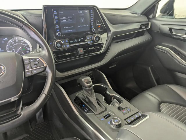 Used 2021 Toyota Highlander XSE image 17