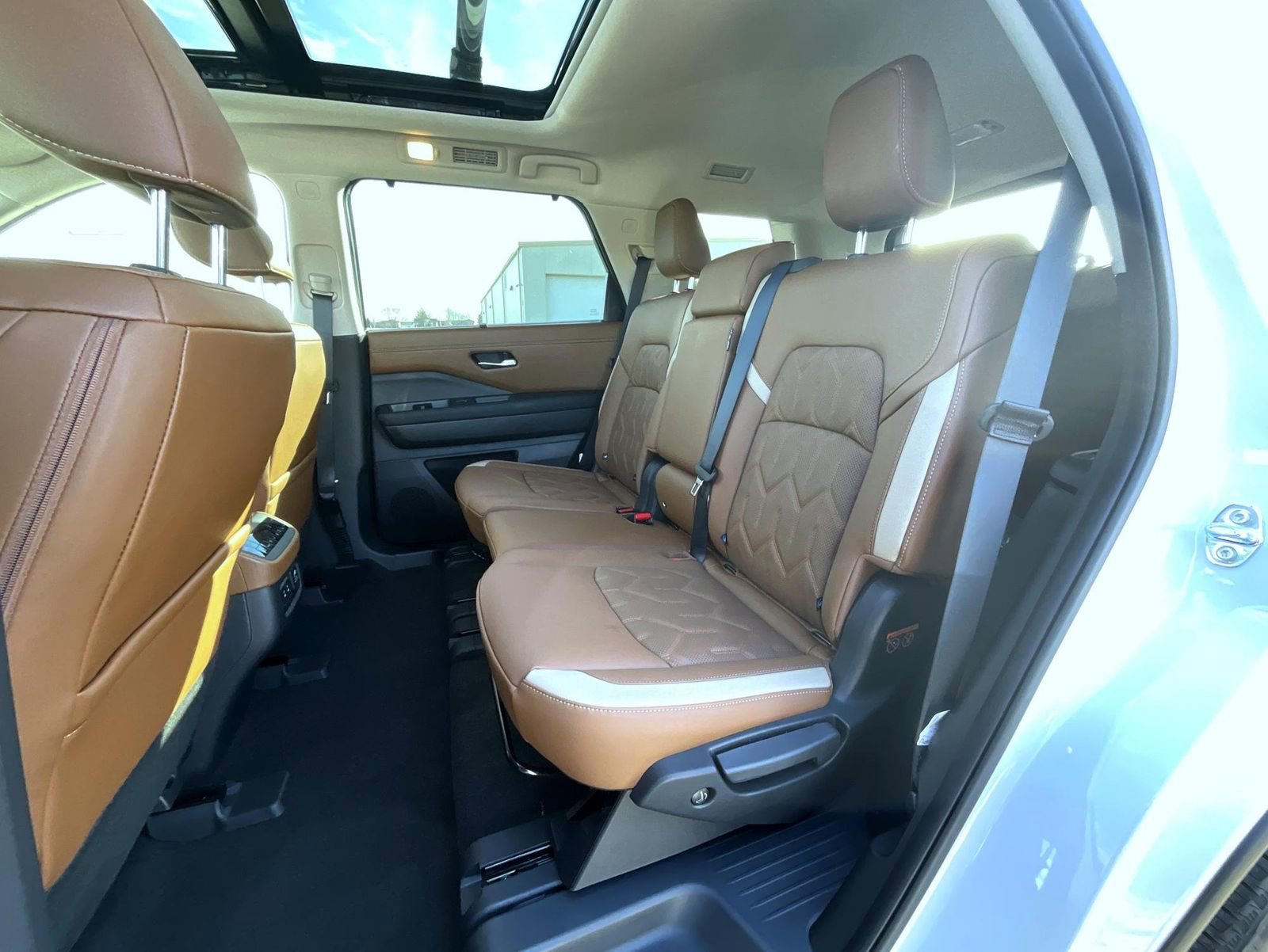 New 2026 Nissan Pathfinder Platinum w/ Cargo Package image 12