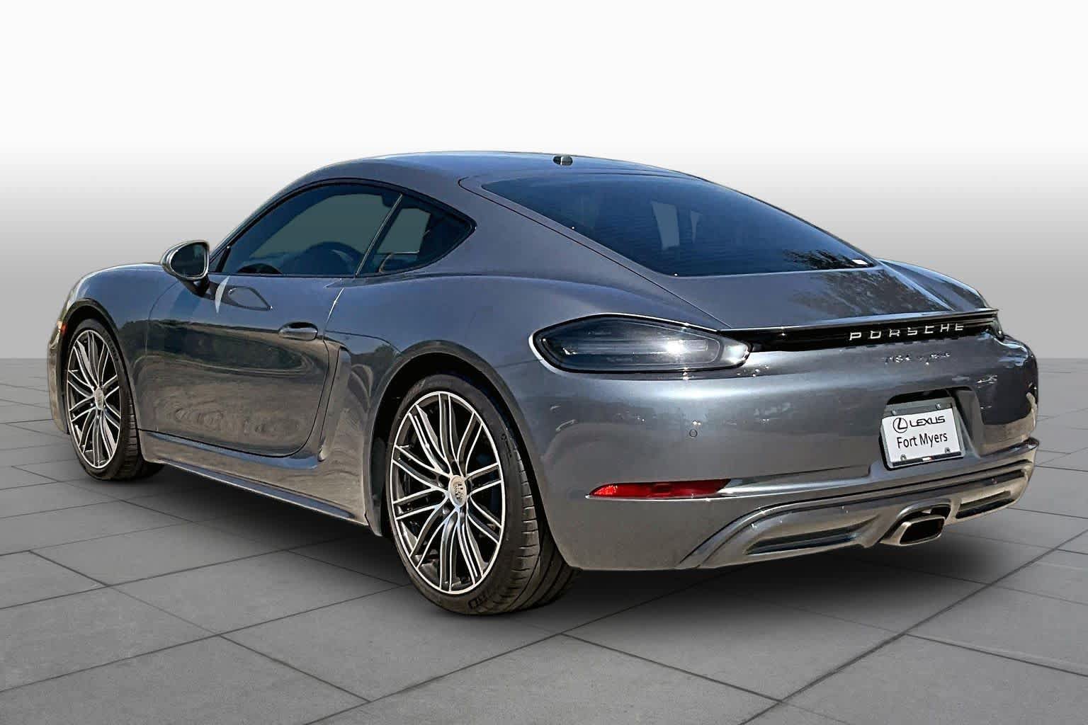 Used 2025 Porsche 718 Cayman RWD image 12
