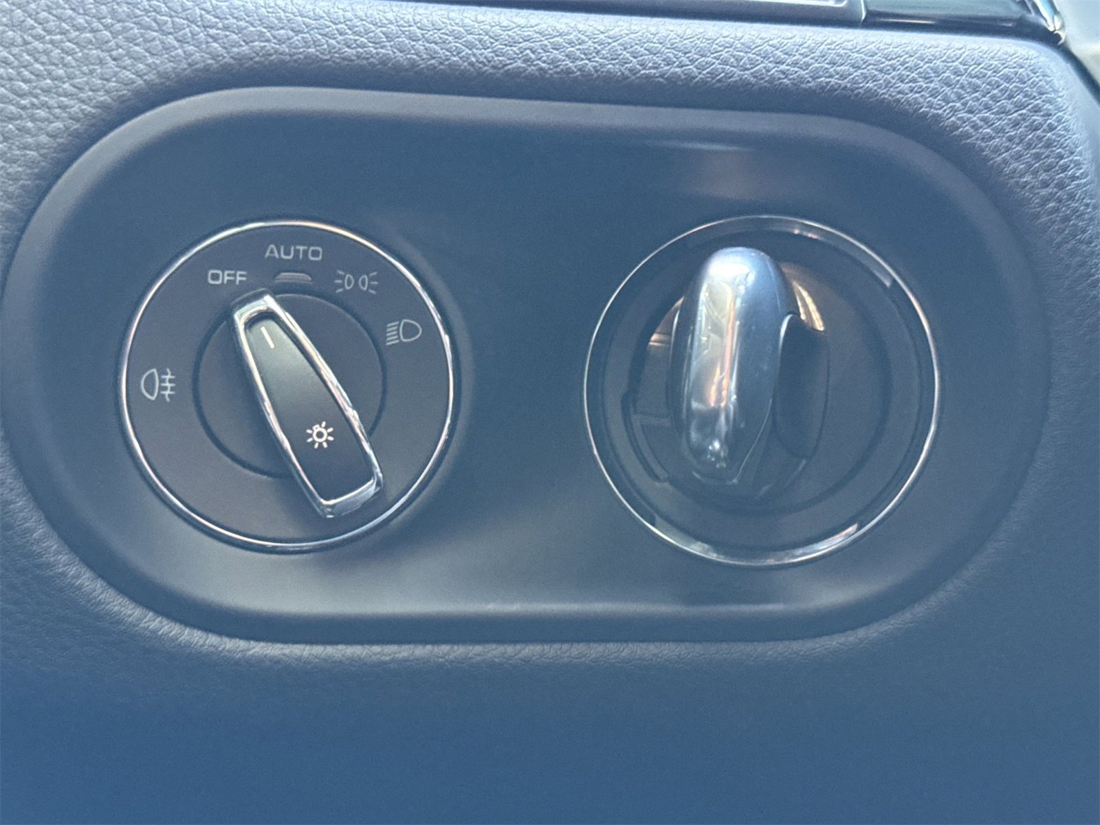 Used 2025 Porsche Macan image 31