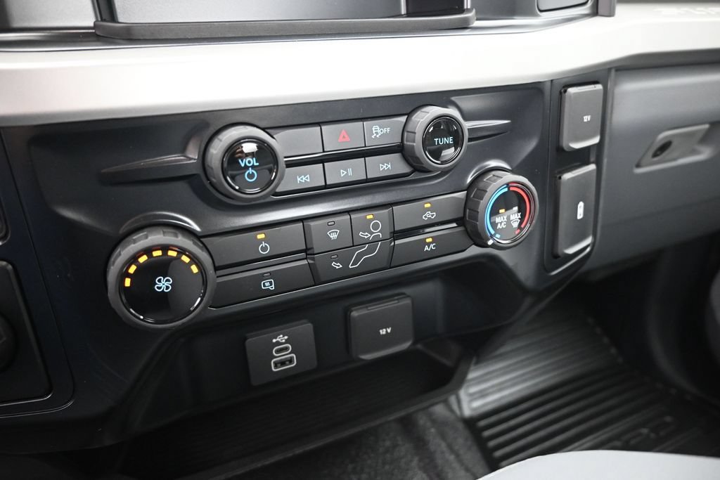 New 2026 Ford F450 XL w/ XL Chrome Package RWD image 16
