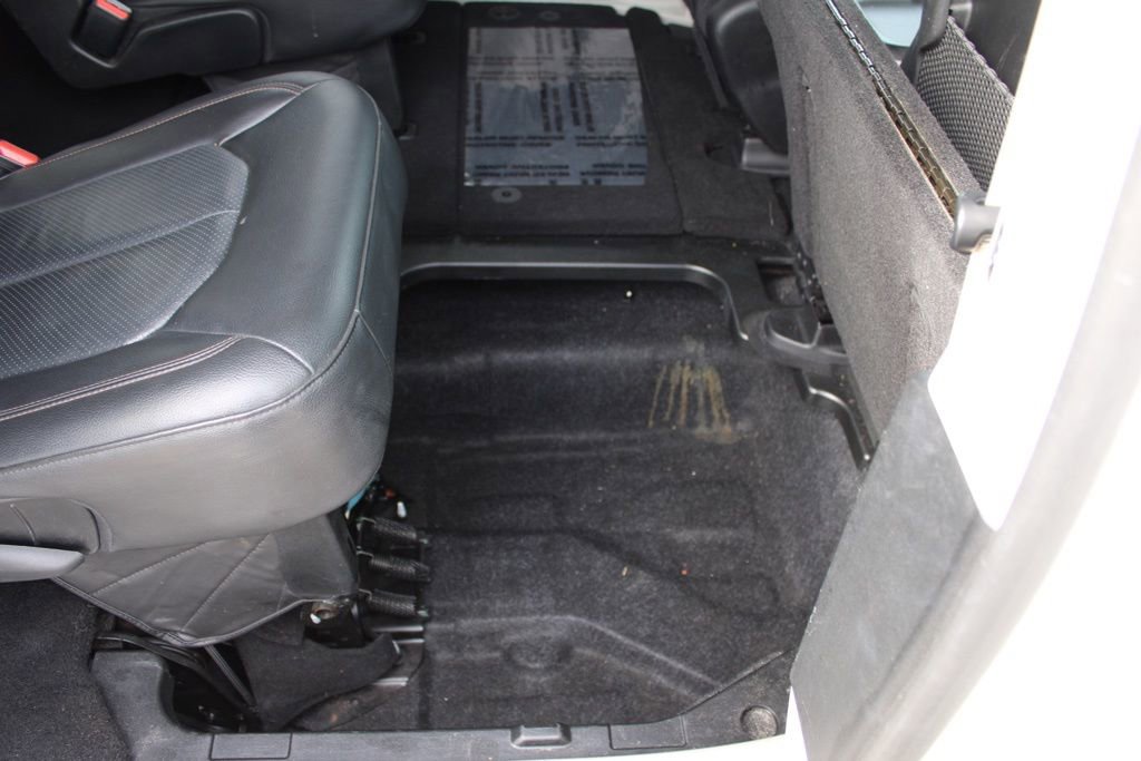 Used 2019 Chrysler Pacifica Touring-L image 24