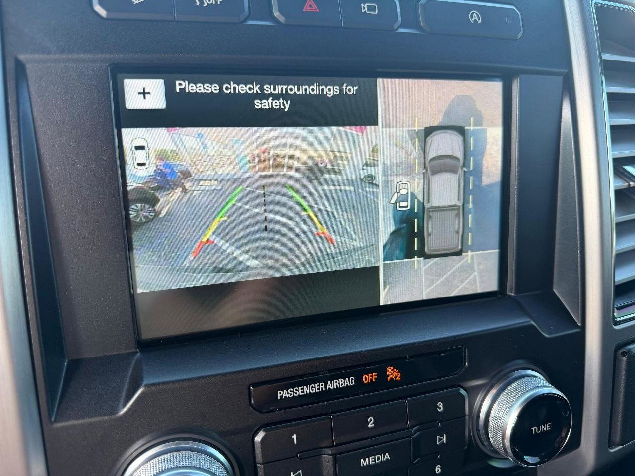 Used 2018 Ford F150 Platinum w/ Equipment Group 701A Luxury AWD/4WD image 15
