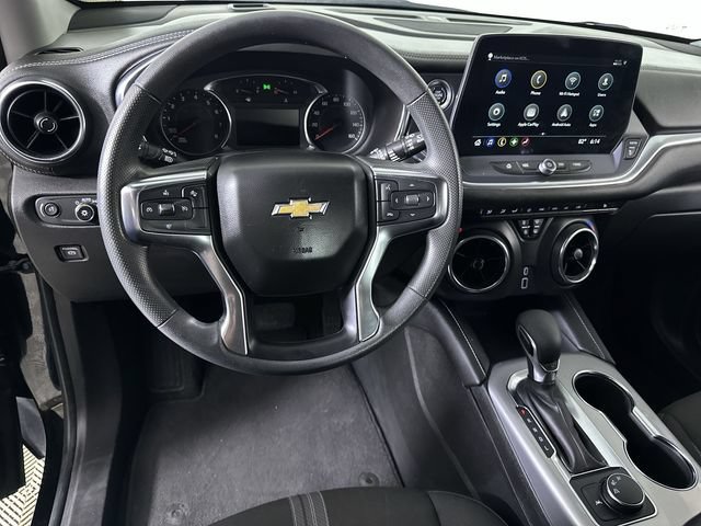 Used 2025 Chevrolet Blazer LT FWD image 21