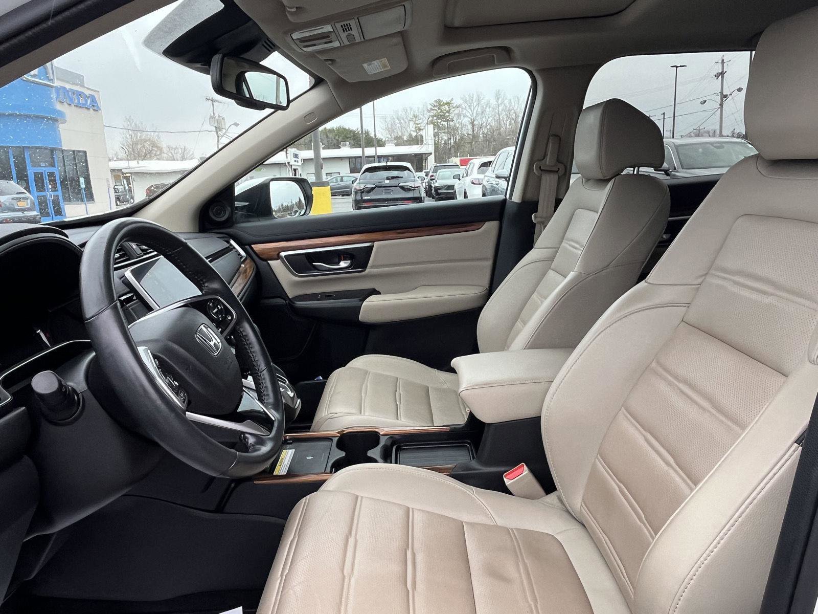 Used 2020 Honda CR-V Touring image 14