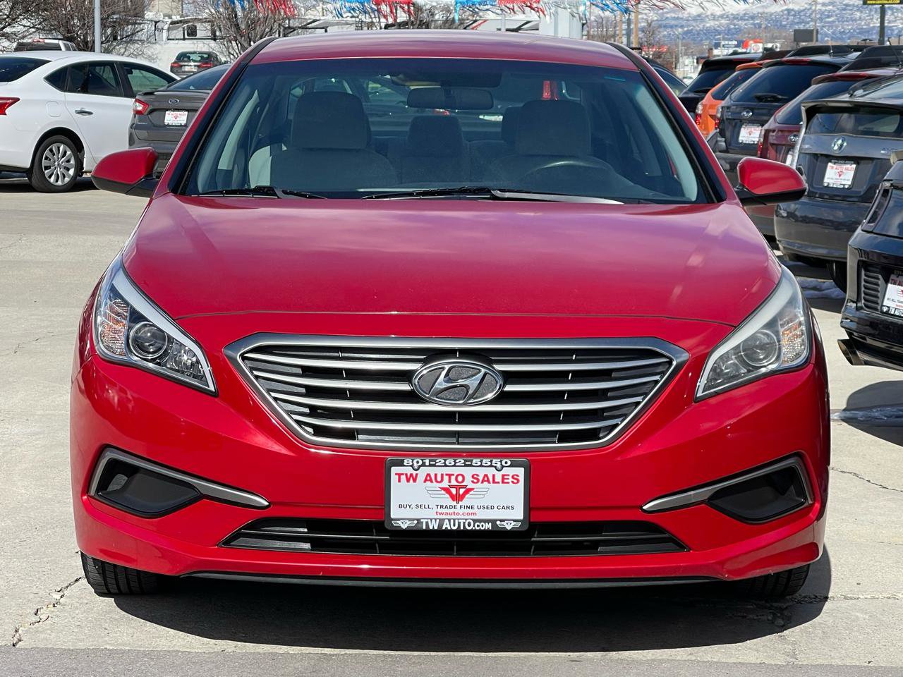 Used 2017 Hyundai Sonata SE FWD image 2