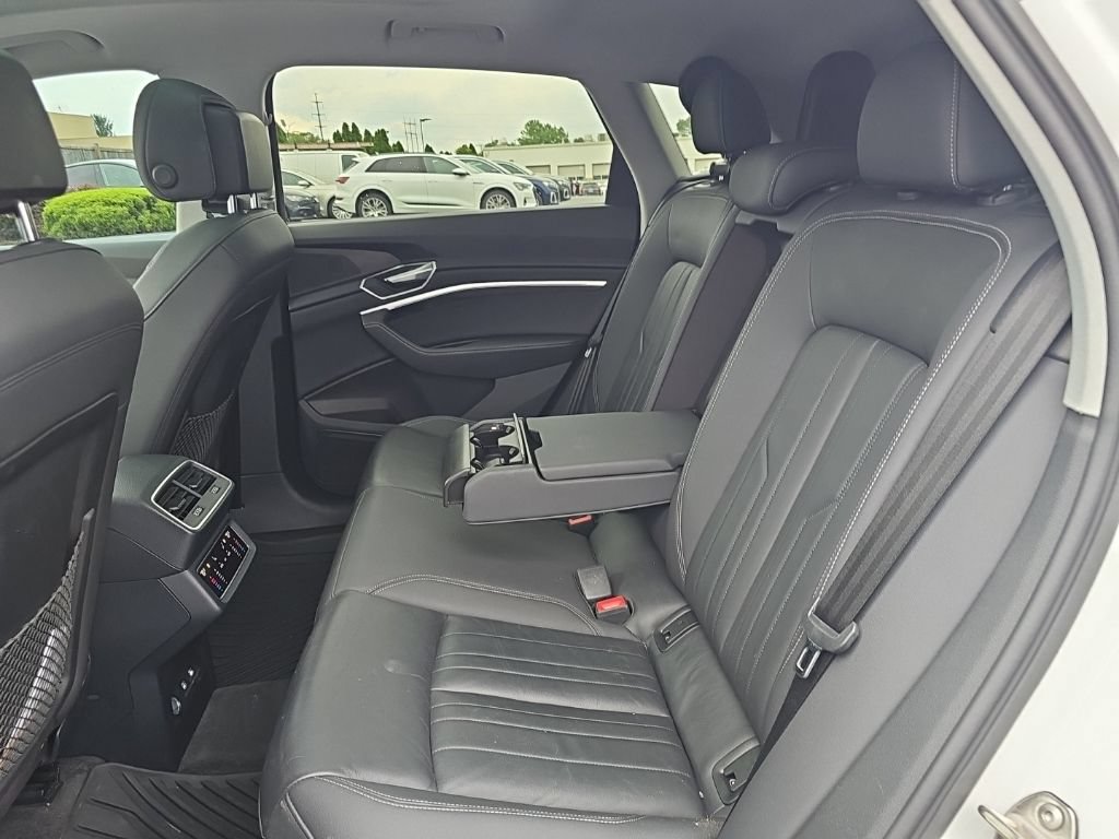 Used 2021 Audi e-tron Premium w/ Convenience Plus Package AWD/4WD image 12