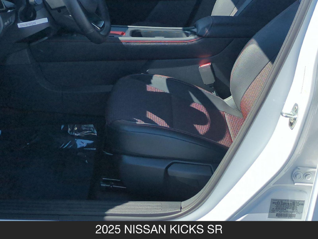 Certified 2025 Nissan Kicks SR FWD image 15