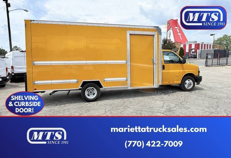 Used 2023 GMC Savana 3500 Extended w/ Power Convenience Package RWD image 1
