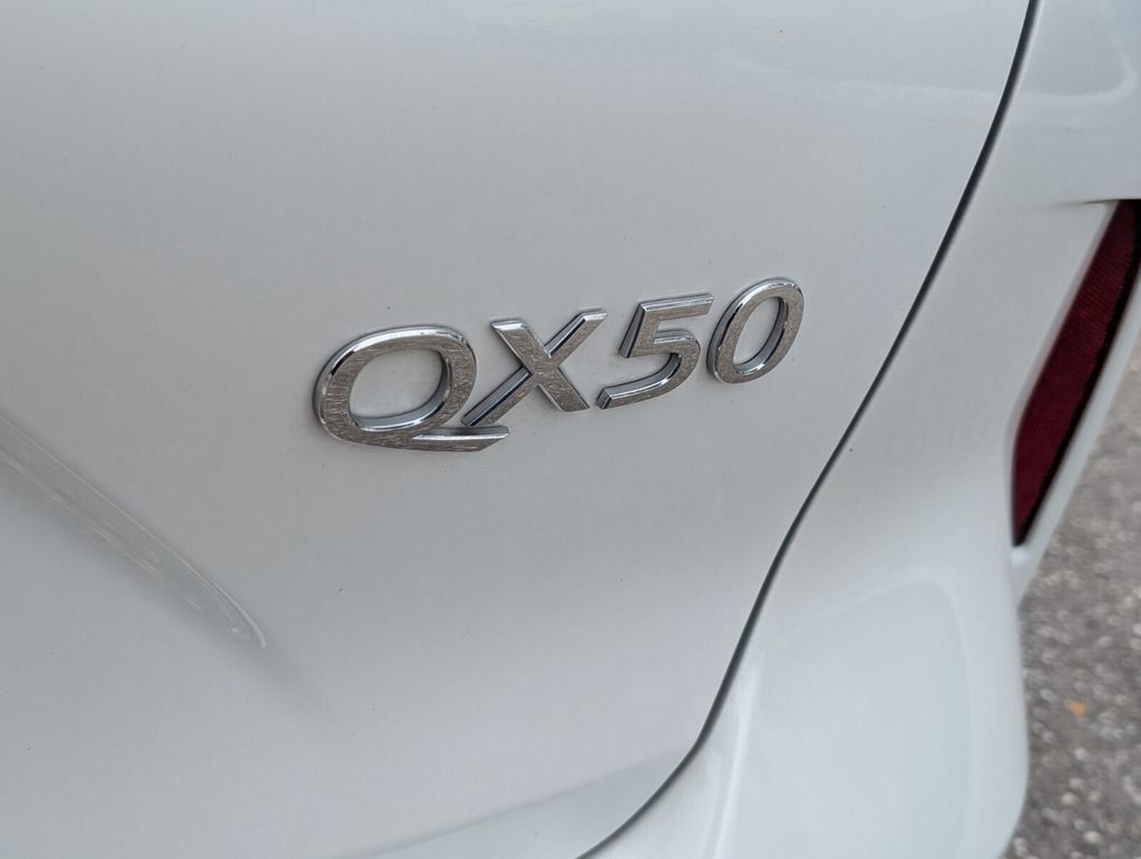 Used 2023 INFINITI QX50 Luxe image 15