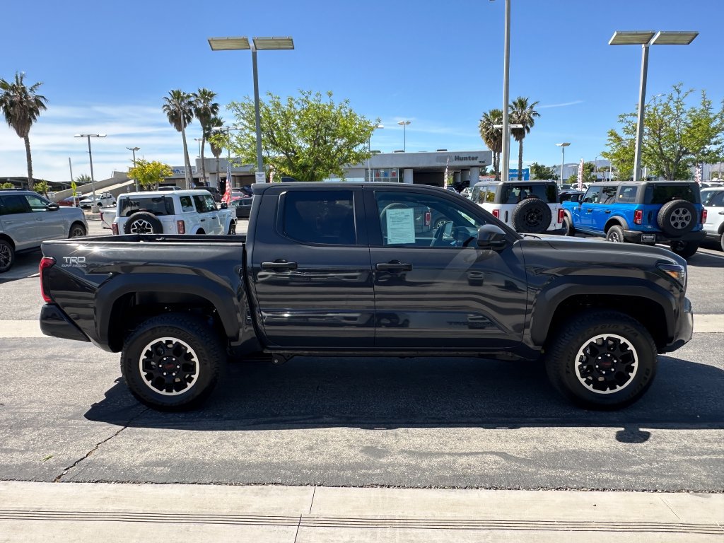 Used 2025 Toyota Tacoma TRD Off-Road AWD/4WD image 9