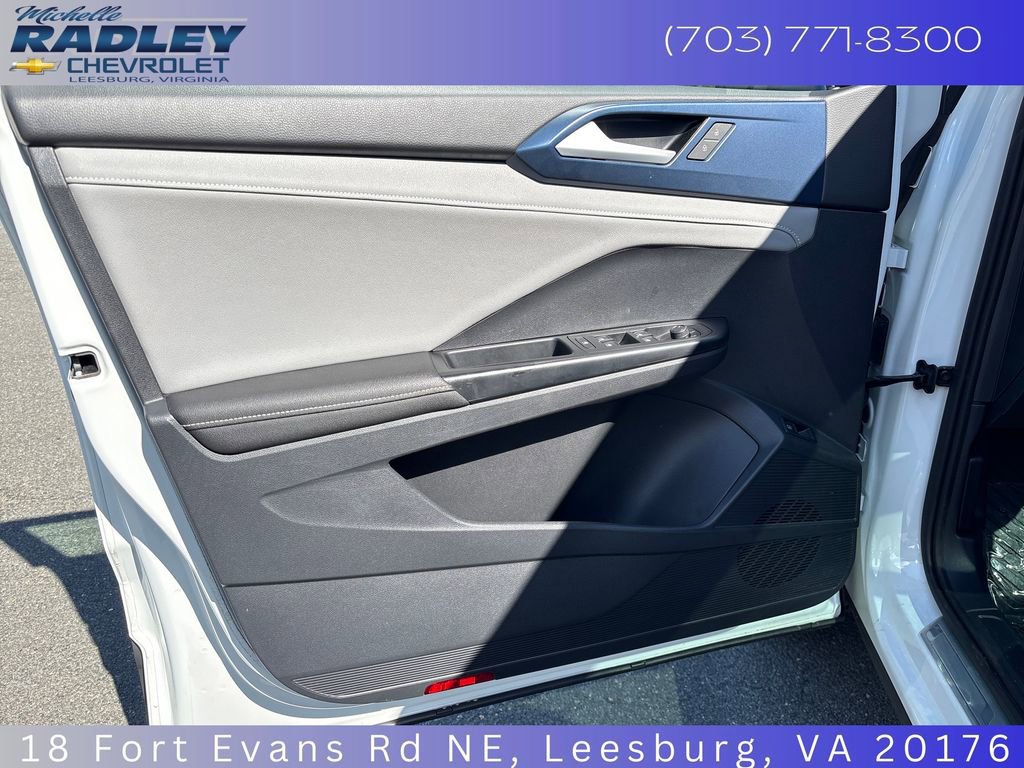 Used 2024 Volkswagen Taos SE AWD/4WD image 12