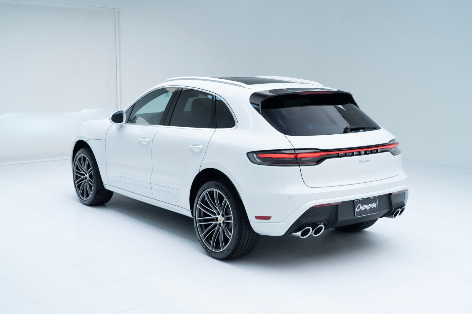 New 2026 Porsche Macan image 3
