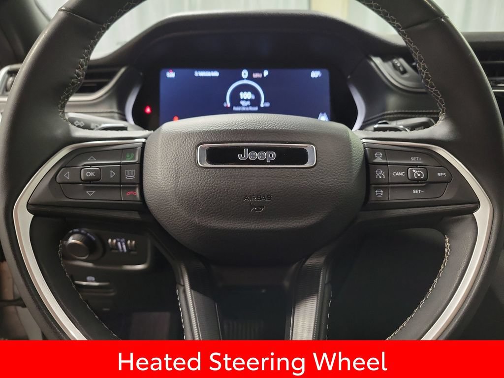 Used 2025 Jeep Grand Cherokee Altitude AWD/4WD image 17