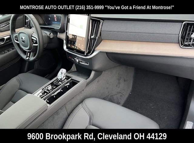 New 2026 Volvo XC90 B6 Plus w/ Protection Package Premier AWD/4WD image 18