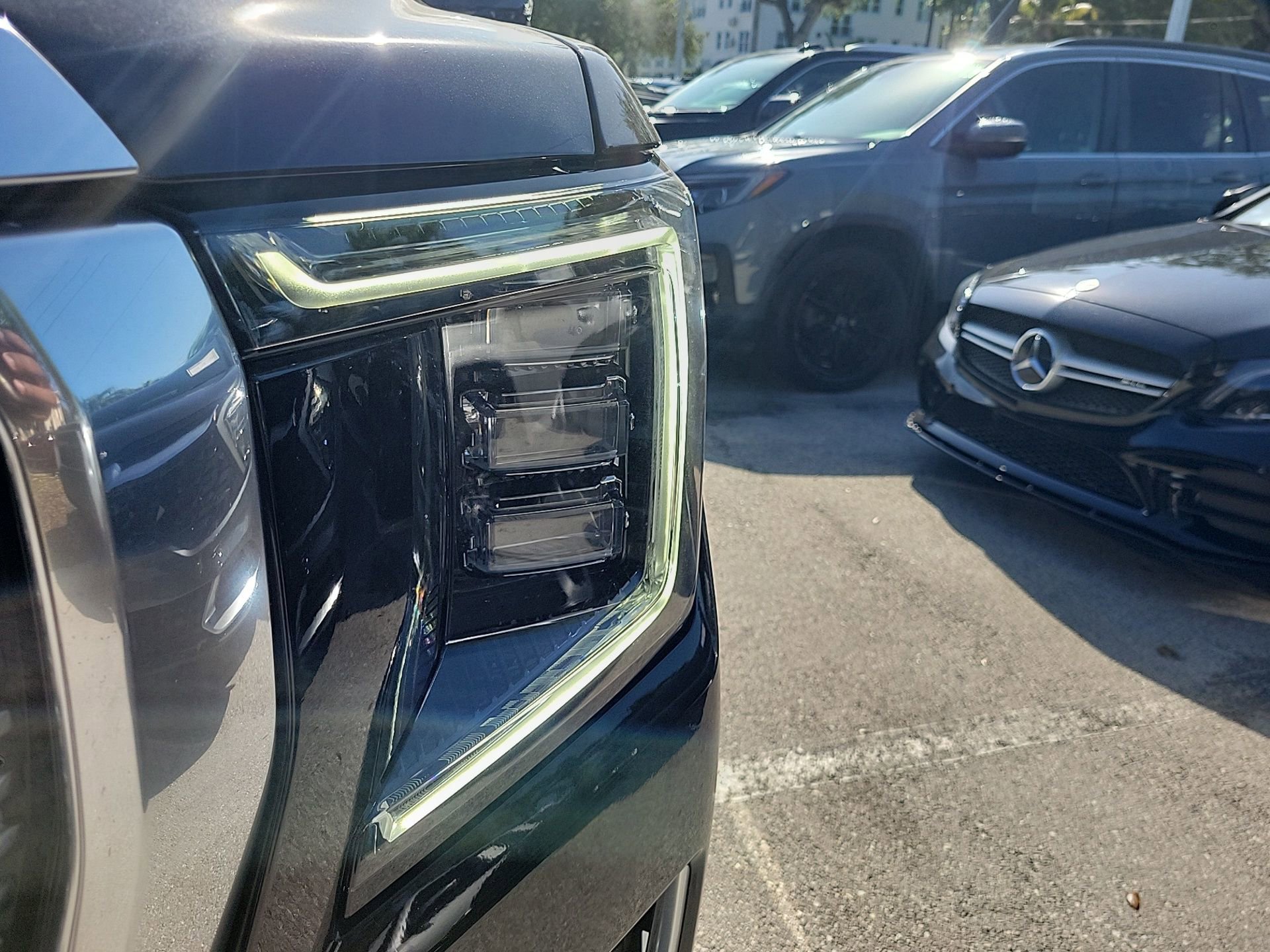 Used 2023 GMC Yukon XL Denali image 6