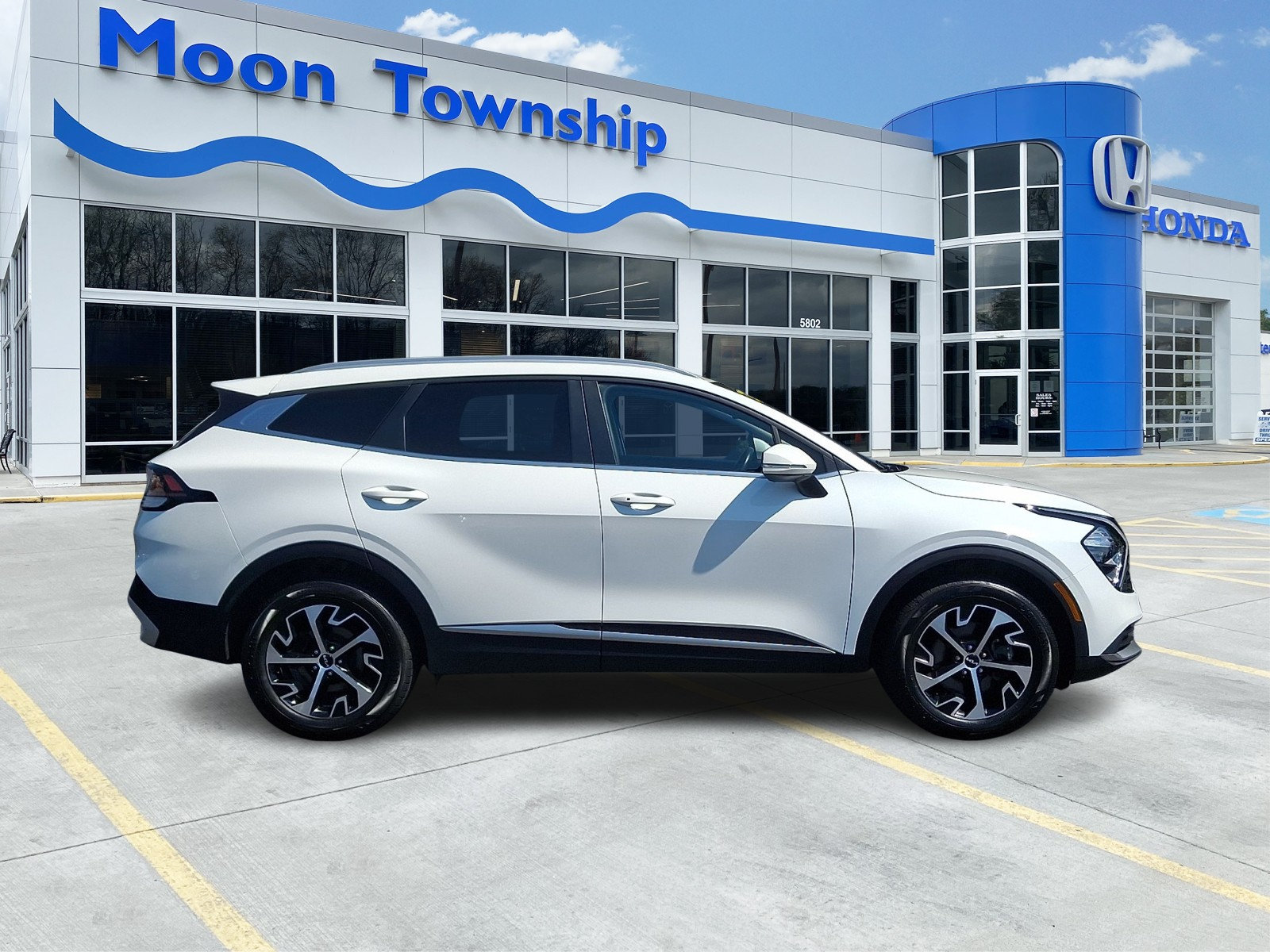 Used 2023 Kia Sportage EX AWD/4WD image 7