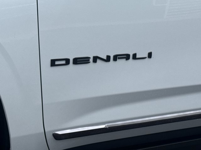 New 2026 GMC Yukon XL Denali Ultimate AWD/4WD image 17