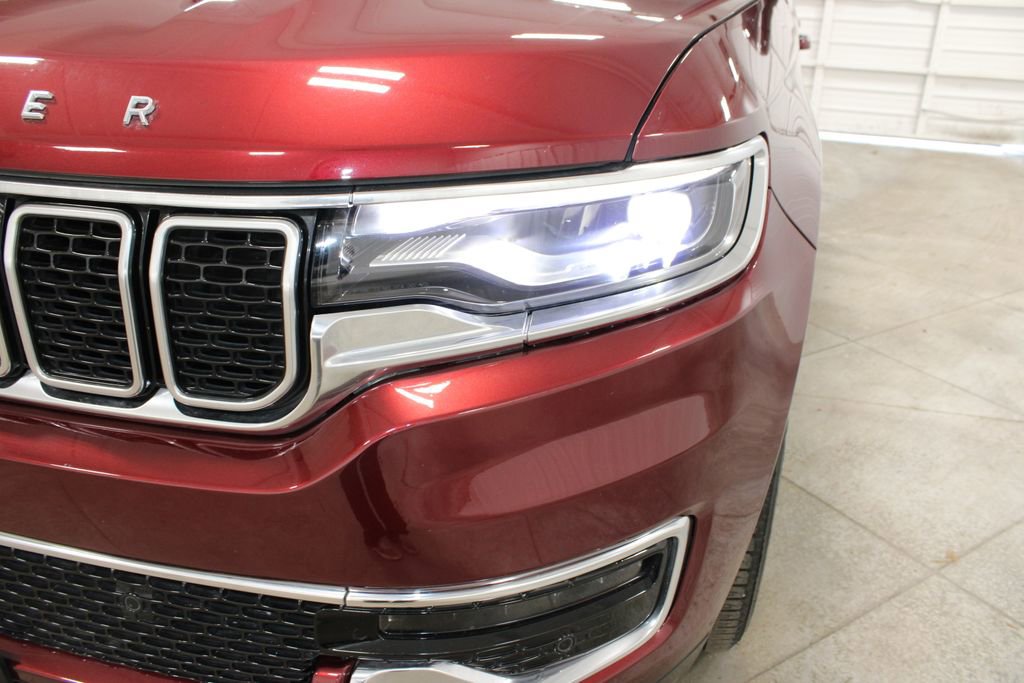 Used 2025 Jeep Wagoneer L Series II w/ 8-pass Seating Package image 13