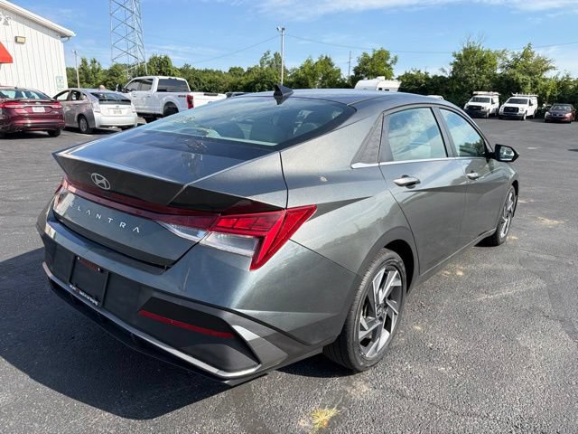 Used 2025 Hyundai Elantra SEL FWD image 7