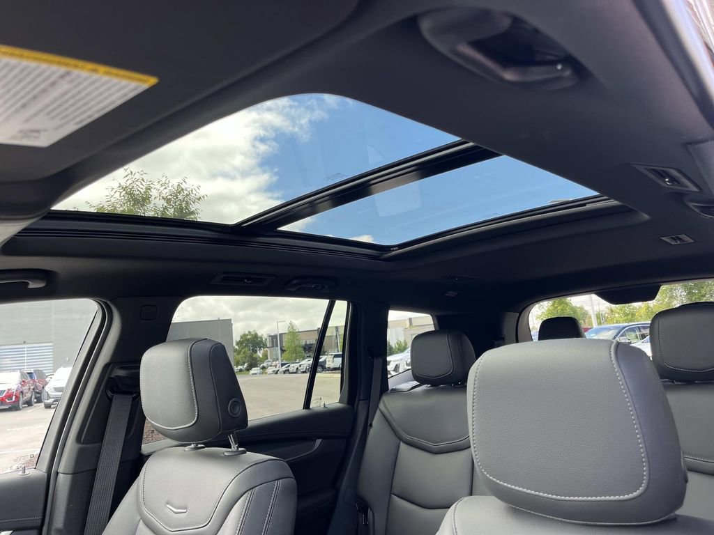 New 2025 Cadillac XT6 Luxury image 28