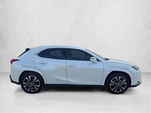 Used 2022 Lexus UX 200 w/ Premium Package FWD image 4