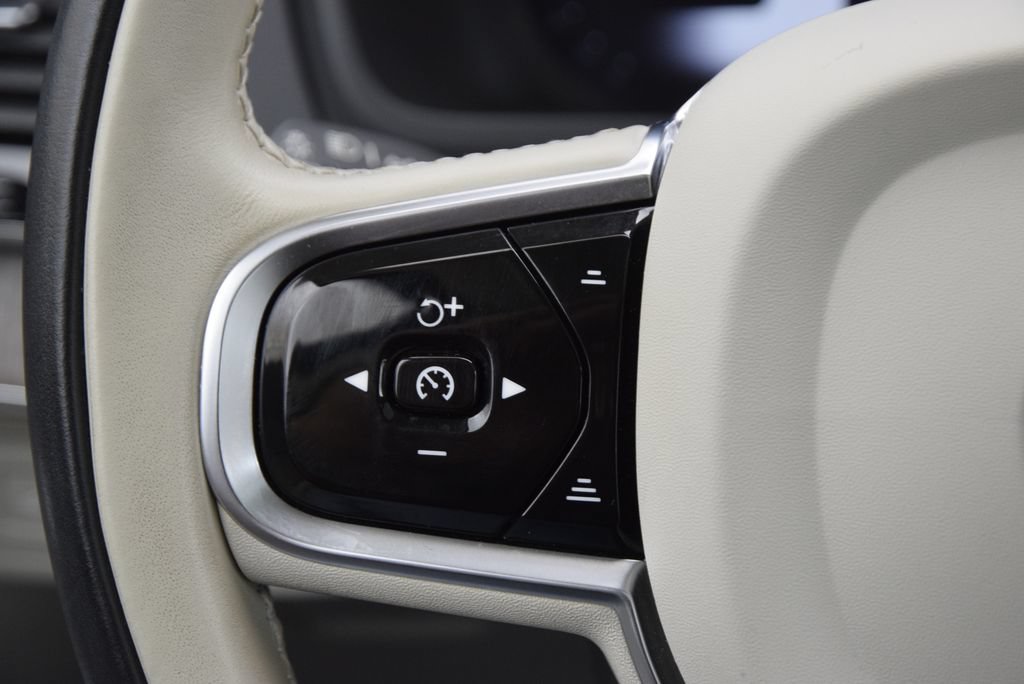 Used 2023 Volvo XC90 B5 Plus w/ Protection Package Premier AWD/4WD image 24
