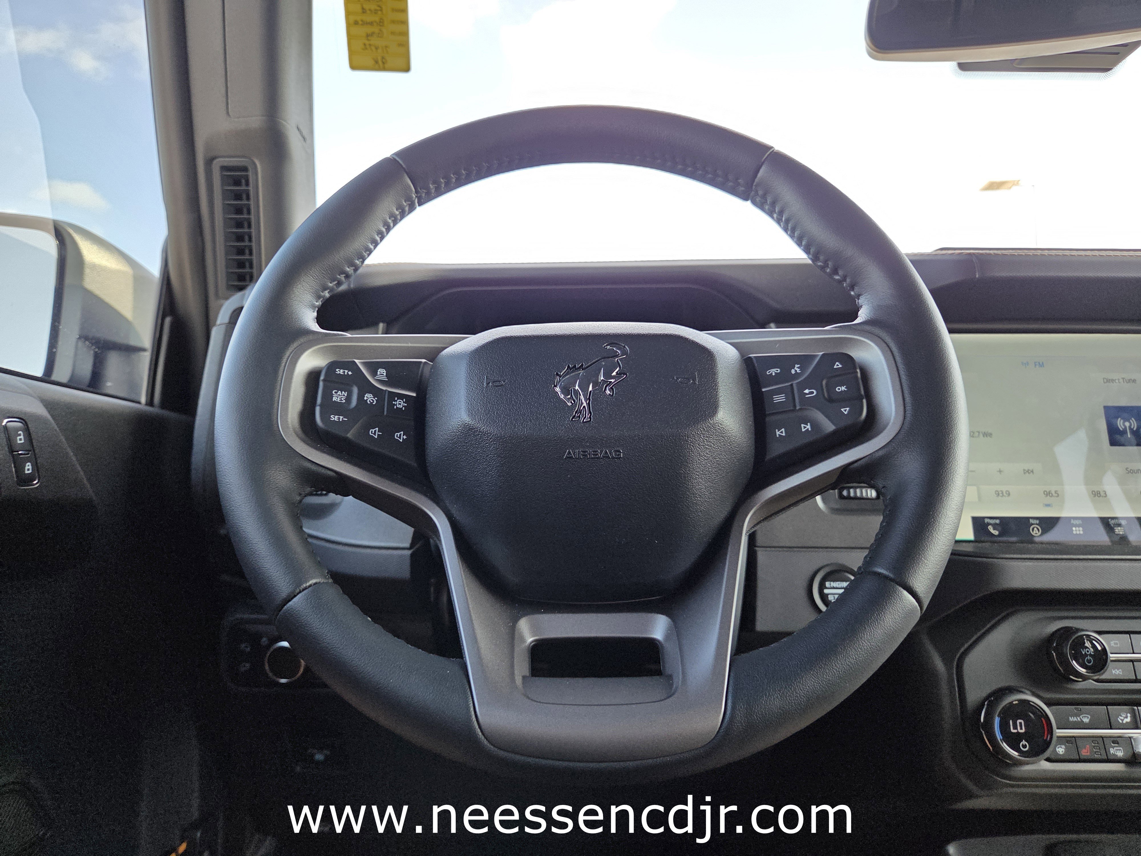 Used 2024 Ford Bronco Badlands image 11