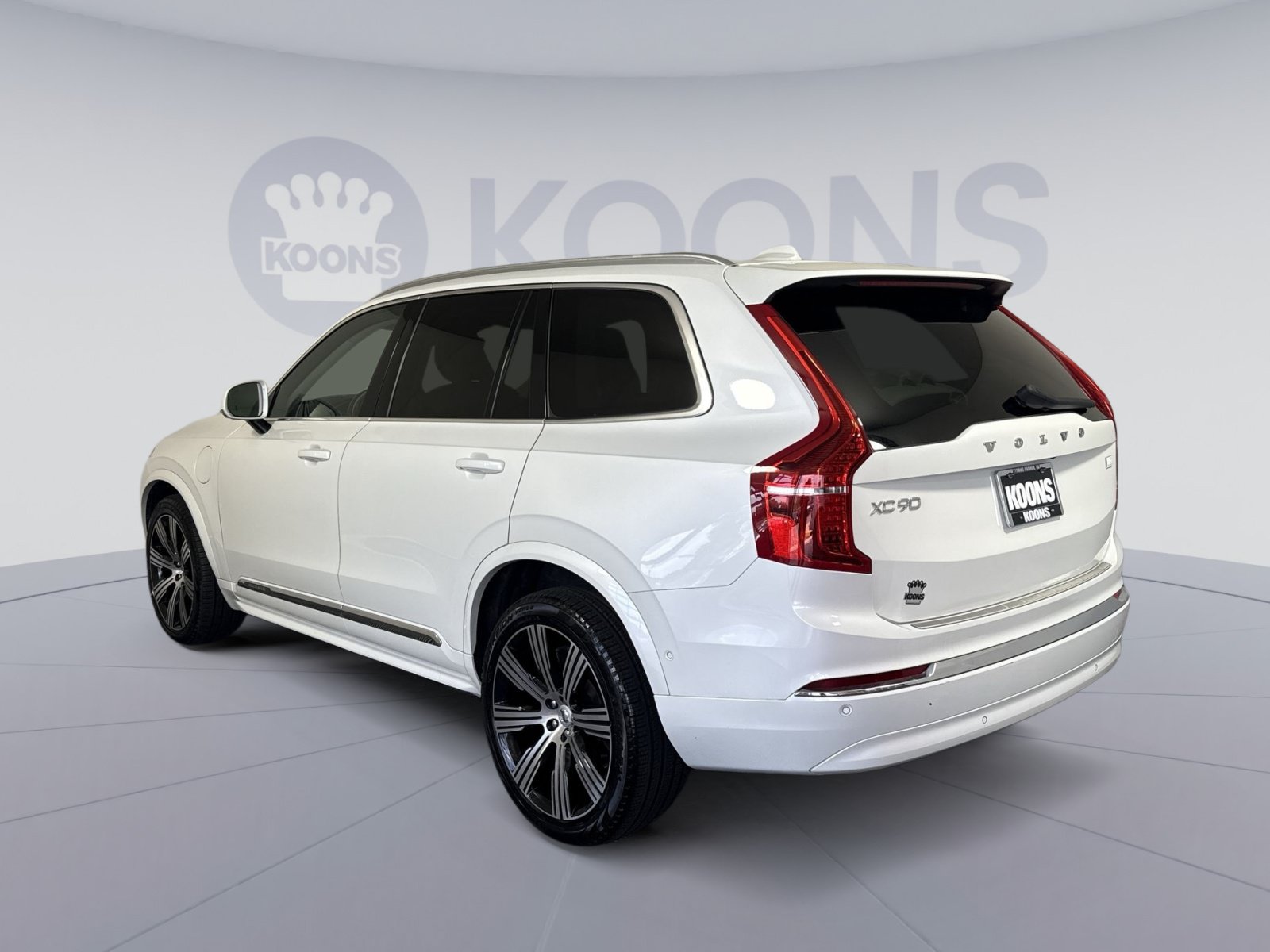 Used 2023 Volvo XC90 T8 Ultimate AWD/4WD image 4