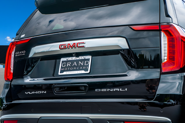 Used 2024 GMC Yukon XL Denali AWD/4WD image 53