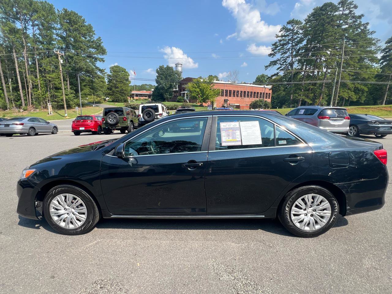 Used 2012 Toyota Camry LE FWD image 2