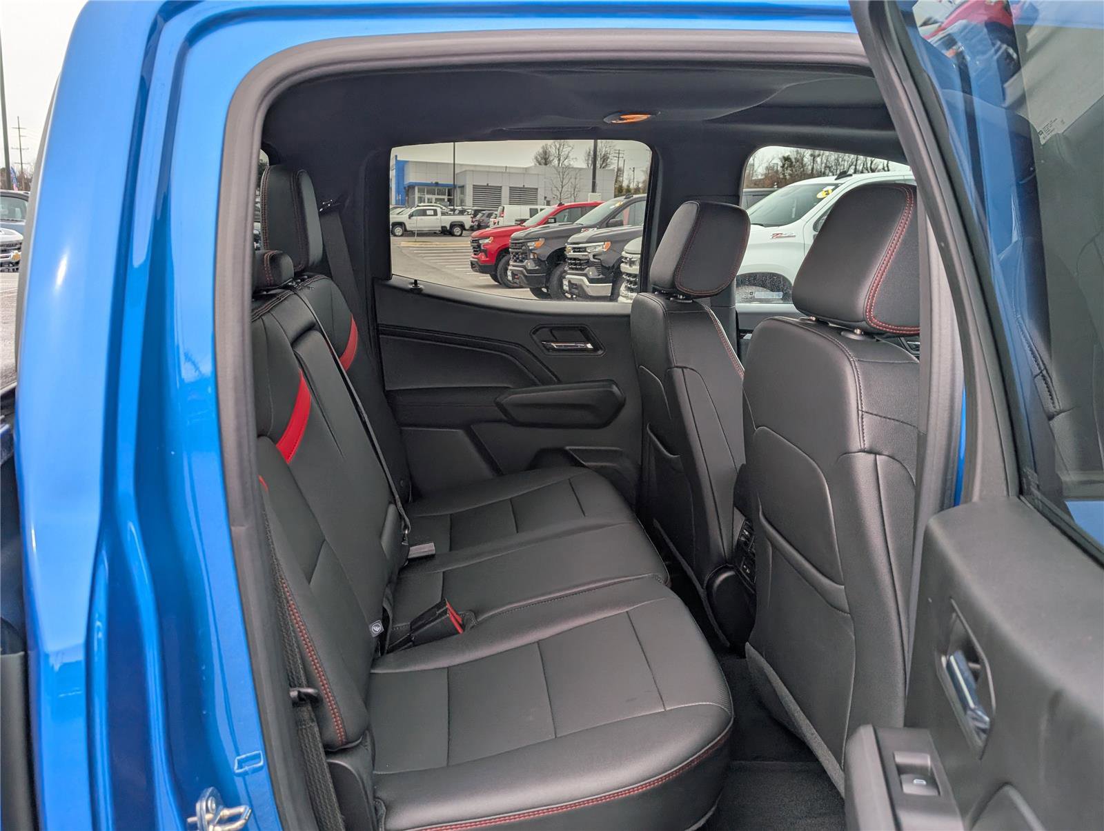 Used 2023 Chevrolet Colorado Z71 w/ Z71 Convenience Package 2 image 12